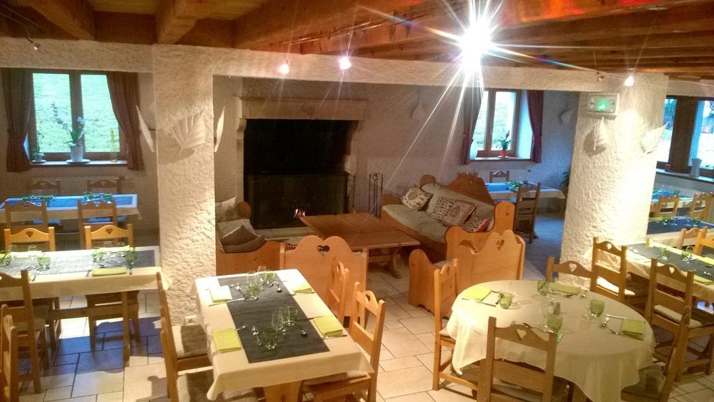 ホテルDomaine De La Sapiniere Thorens-Glières エクステリア 写真
